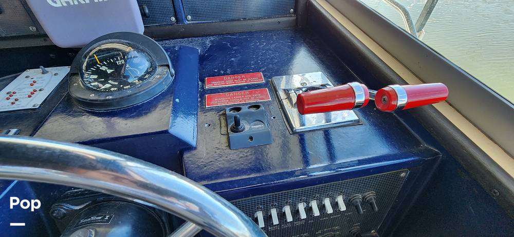 Slide: The Image of Sea Ray 390 Express Cruiser 1987 - 14929951