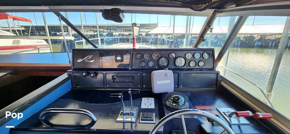 Slide: The Image of Sea Ray 390 Express Cruiser 1987 - 14929954