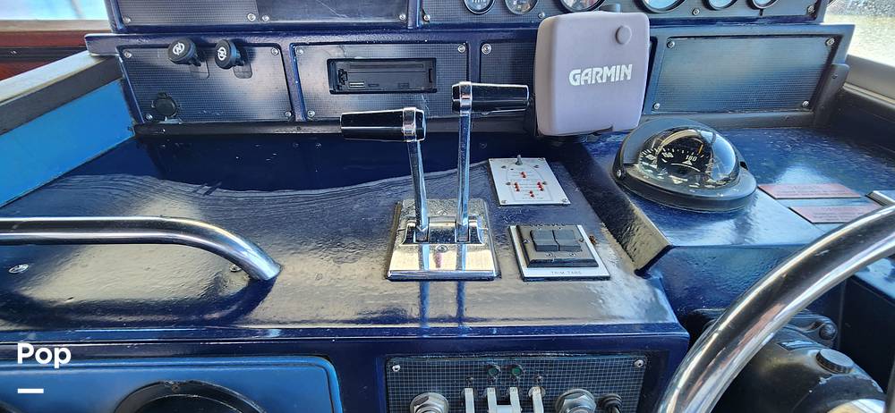 Slide: The Image of Sea Ray 390 Express Cruiser 1987 - 14929957