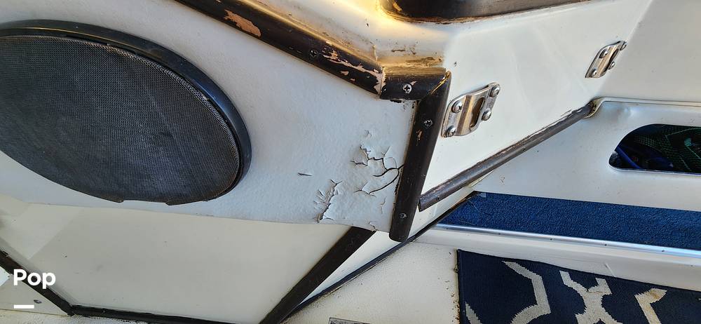 Slide: The Image of Sea Ray 390 Express Cruiser 1987 - 14929959
