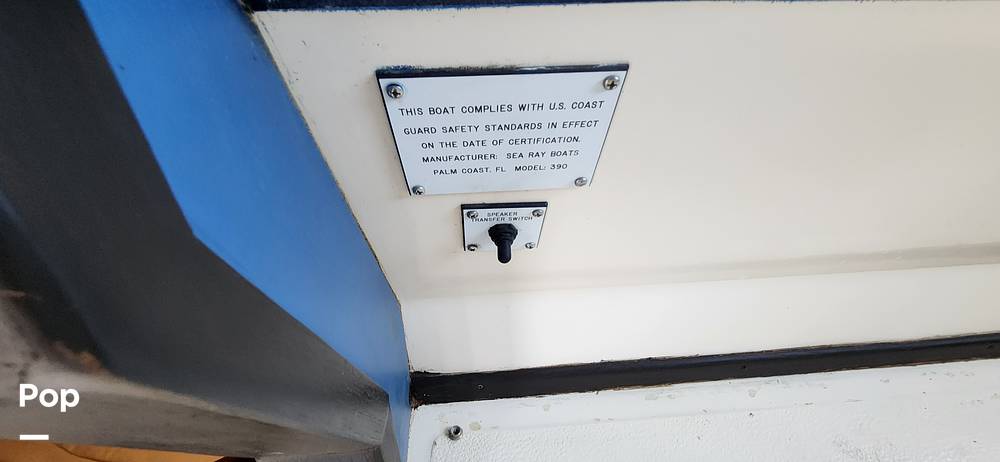Slide: The Image of Sea Ray 390 Express Cruiser 1987 - 14929961