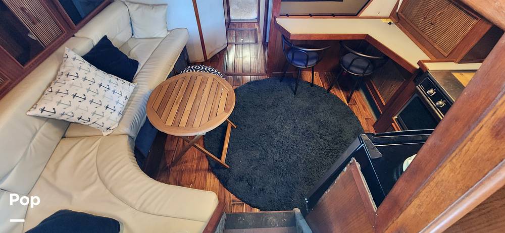 Slide: The Image of Sea Ray 390 Express Cruiser 1987 - 14929964