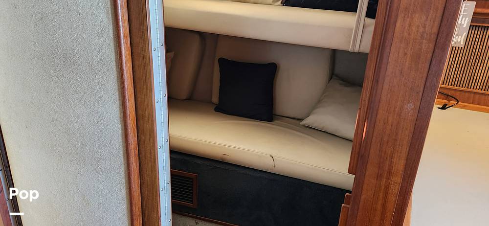 Slide: The Image of Sea Ray 390 Express Cruiser 1987 - 14929982