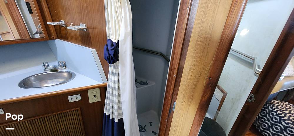Slide: The Image of Sea Ray 390 Express Cruiser 1987 - 14929995