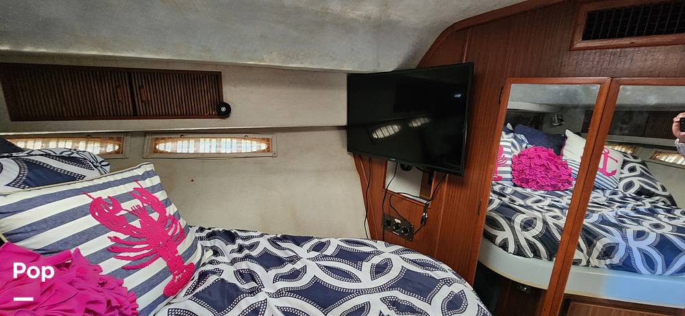 Slide: The Image of Sea Ray 390 Express Cruiser 1987 - 14929998