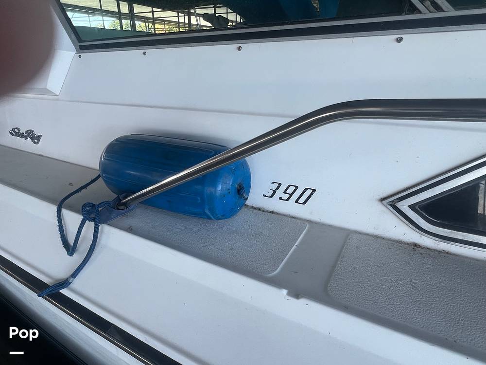 Slide: The Image of Sea Ray 390 Express Cruiser 1989 - 13