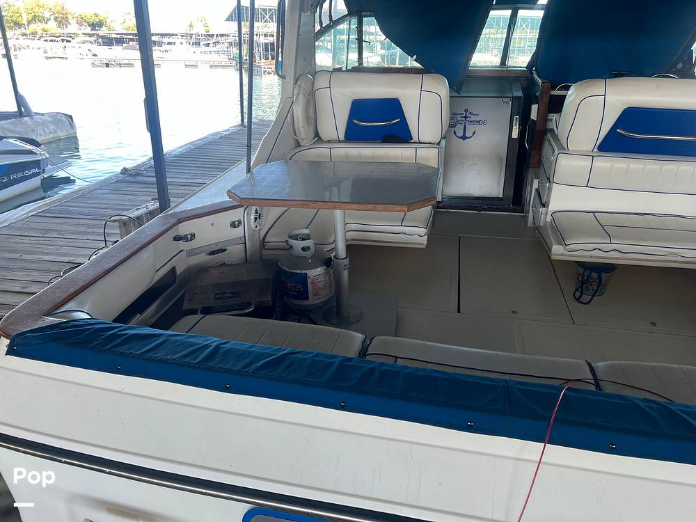 Slide: The Image of Sea Ray 390 Express Cruiser 1989 - 19