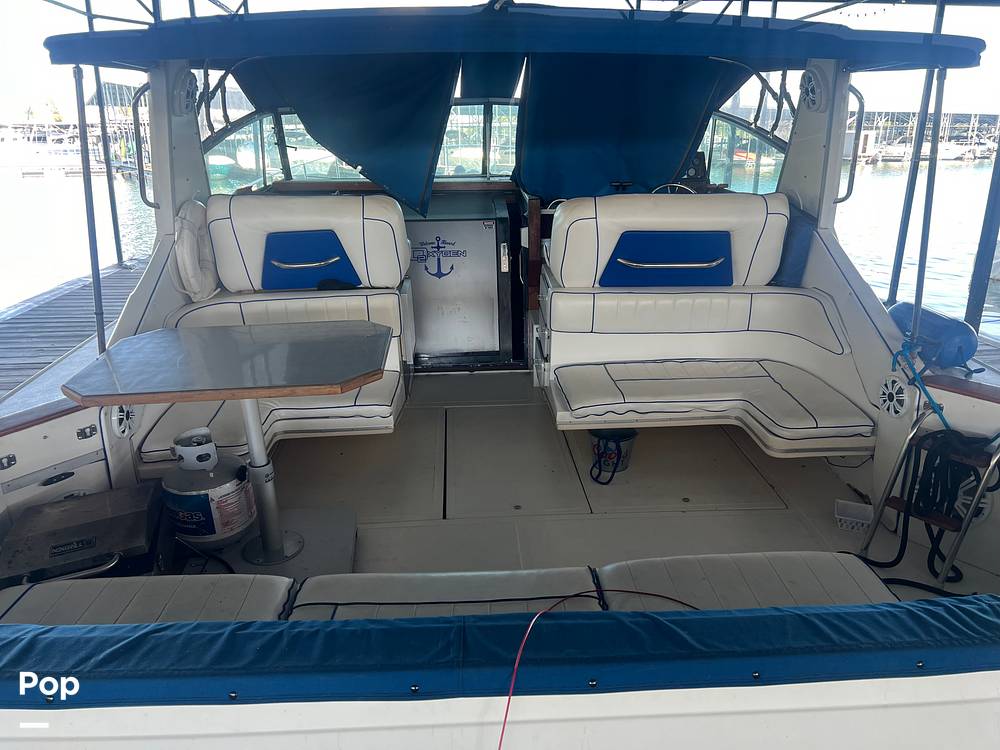 Slide: The Image of Sea Ray 390 Express Cruiser 1989 - 20