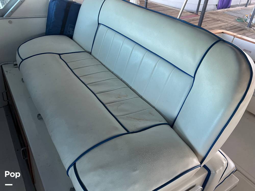 Slide: The Image of Sea Ray 390 Express Cruiser 1989 - 35
