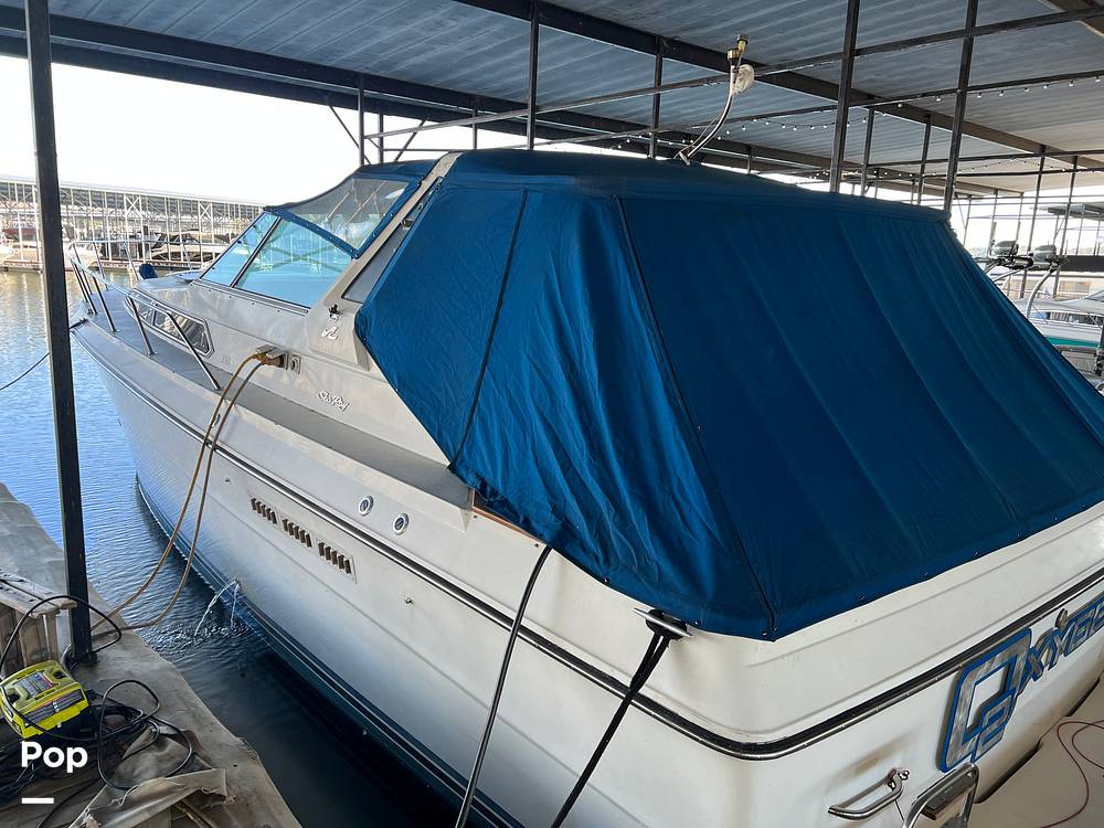 Slide: The Image of Sea Ray 390 Express Cruiser 1989 - 41