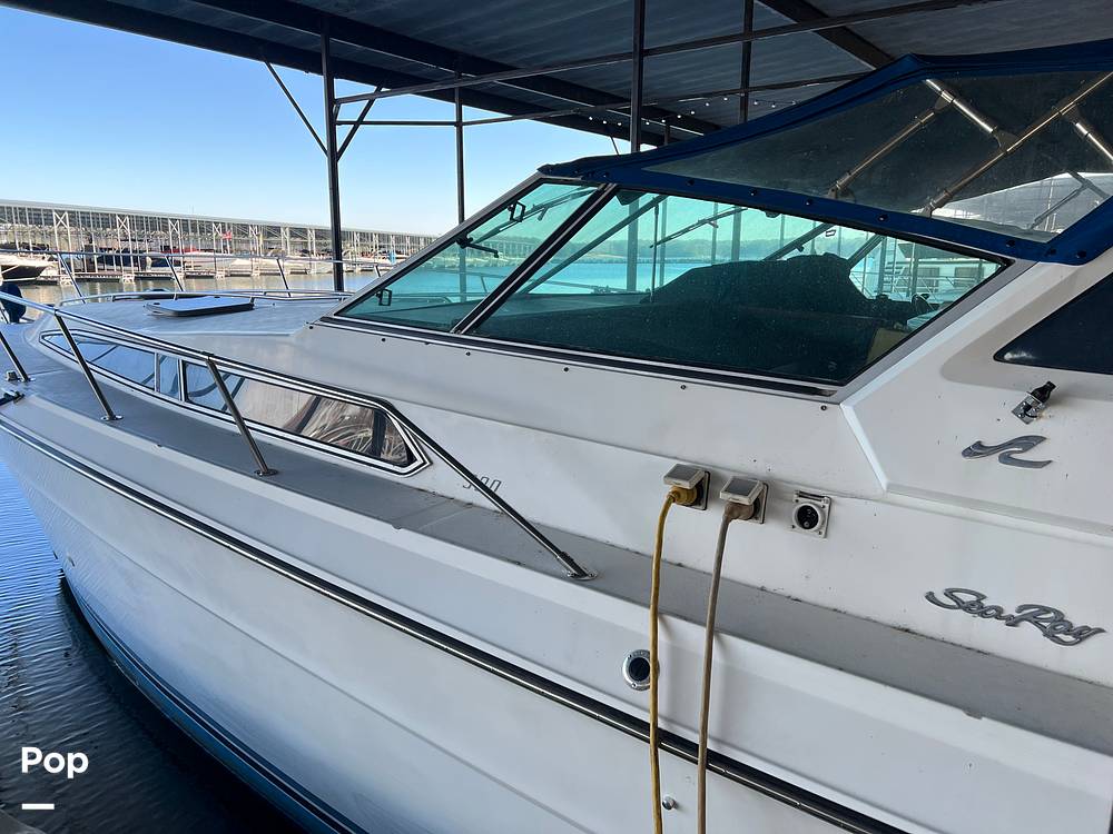 Slide: The Image of Sea Ray 390 Express Cruiser 1989 - 42