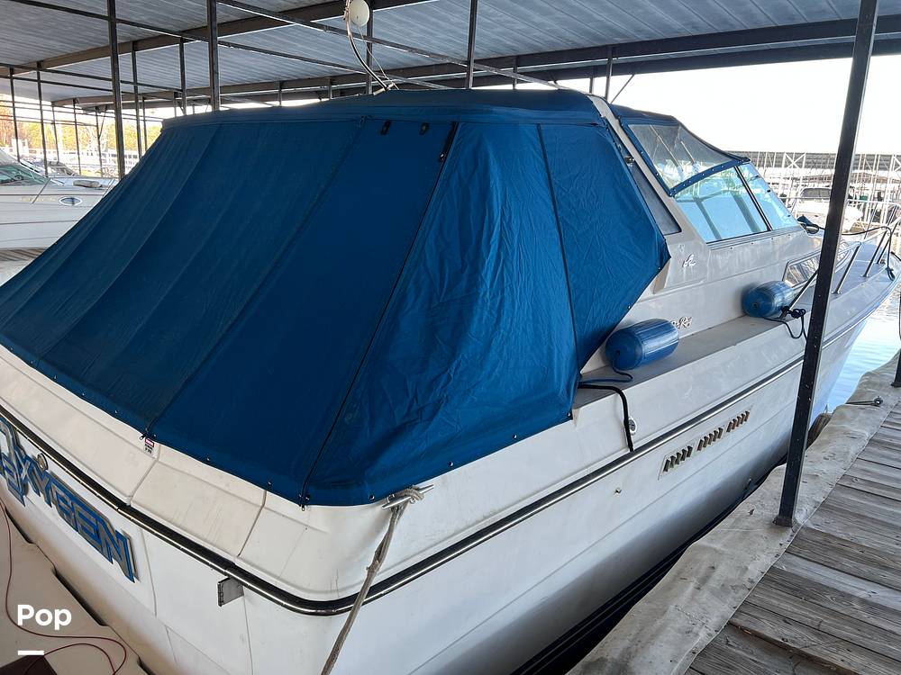 Slide: The Image of Sea Ray 390 Express Cruiser 1989 - 46