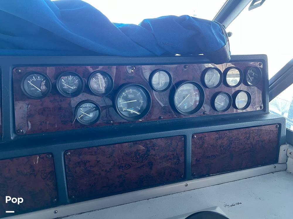 Slide: The Image of Sea Ray 390 Express Cruiser 1989 - 58