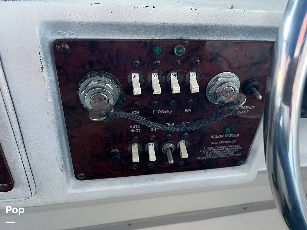 Slide: The Image of Sea Ray 390 Express Cruiser 1989 - 63