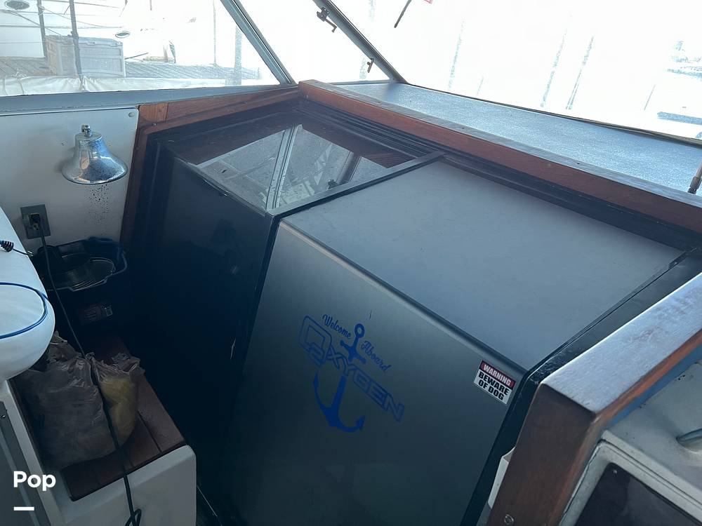 Slide: The Image of Sea Ray 390 Express Cruiser 1989 - 67
