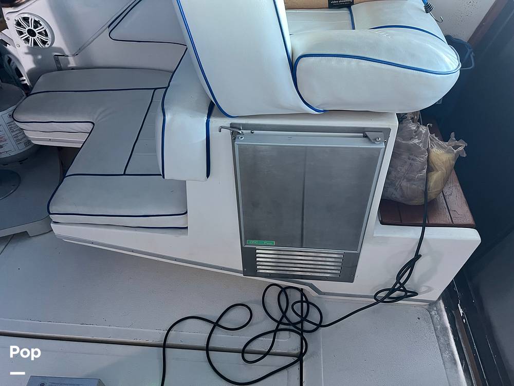 Slide: The Image of Sea Ray 390 Express Cruiser 1989 - 68