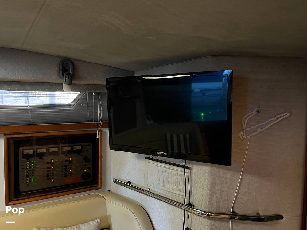 Slide: The Image of Sea Ray 390 Express Cruiser 1989 - 78