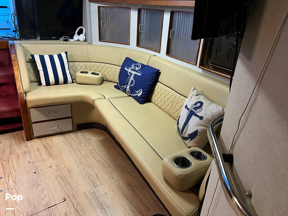 Slide: The Image of Sea Ray 390 Express Cruiser 1989 - 84