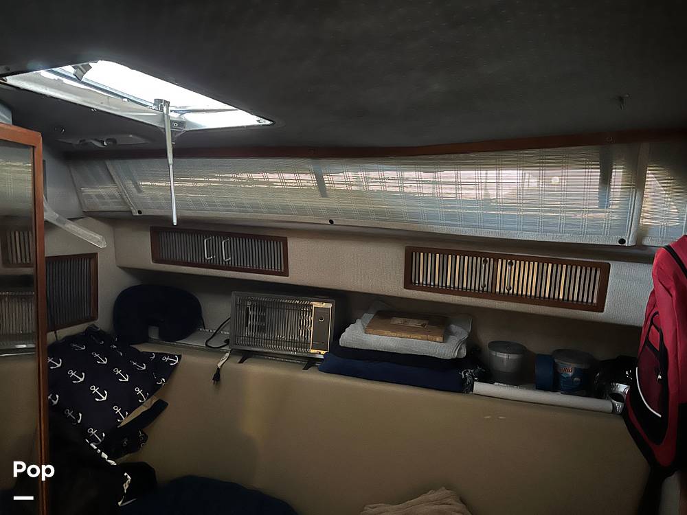 Slide: The Image of Sea Ray 390 Express Cruiser 1989 - 88