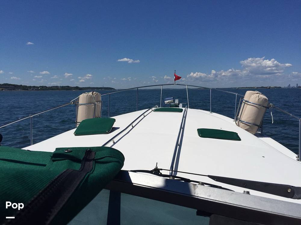 Slide: The Image of Sea Ray 390 Express Cruiser 1990 - 13270377
