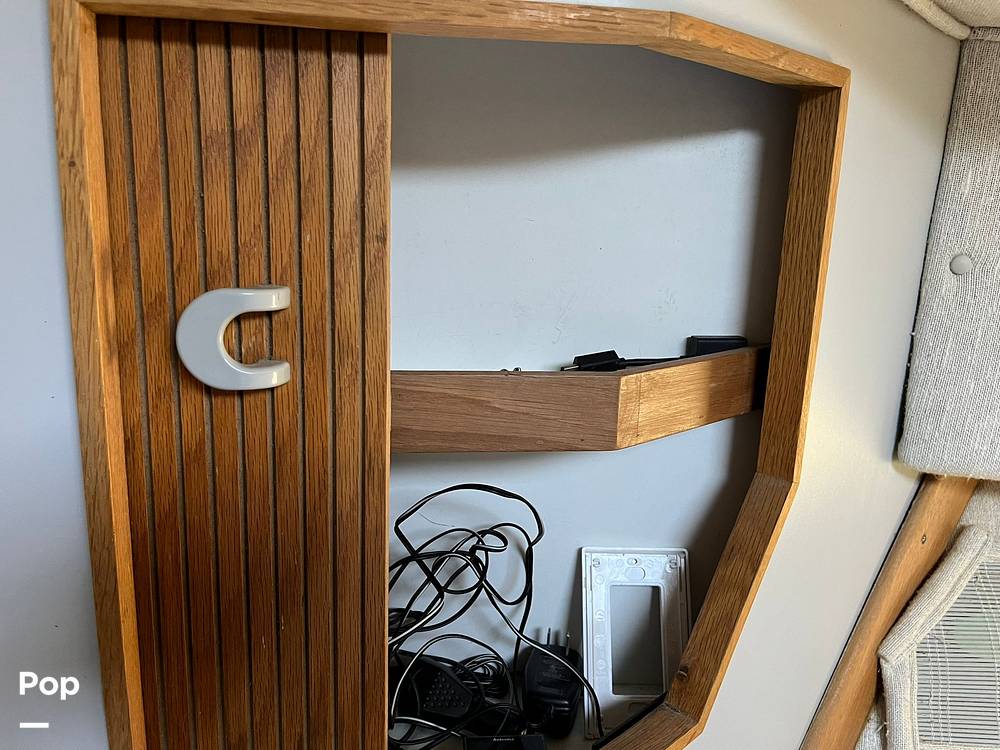 Slide: The Image of Sea Ray 390 Express Cruiser 1990 - 13270254