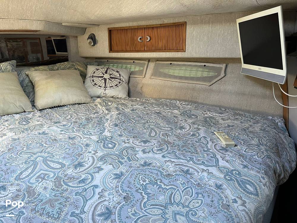 Slide: The Image of Sea Ray 390 Express Cruiser 1990 - 13270257