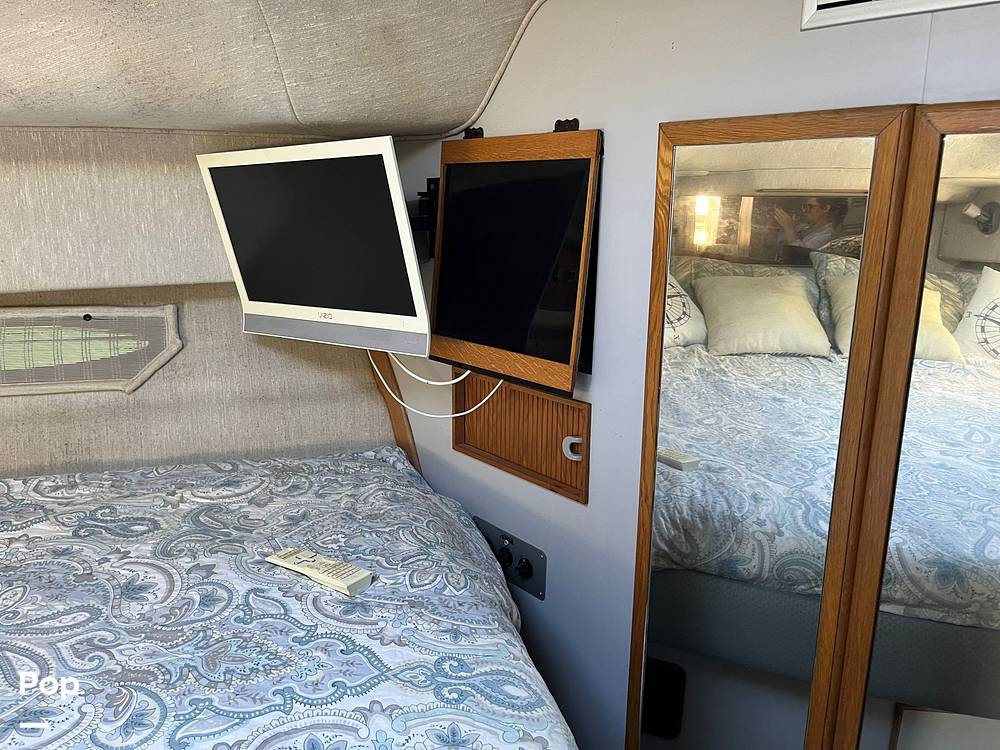 Slide: The Image of Sea Ray 390 Express Cruiser 1990 - 13270258