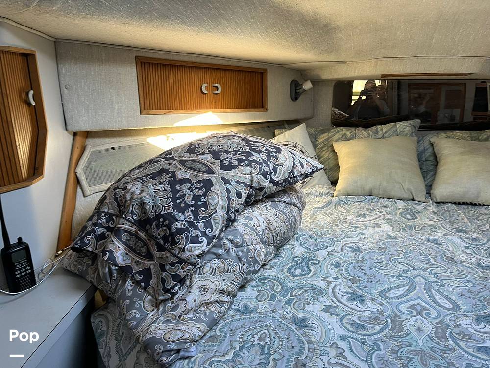 Slide: The Image of Sea Ray 390 Express Cruiser 1990 - 13270259