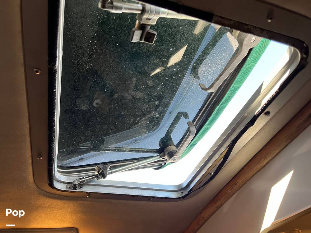 Slide: The Image of Sea Ray 390 Express Cruiser 1990 - 13270260