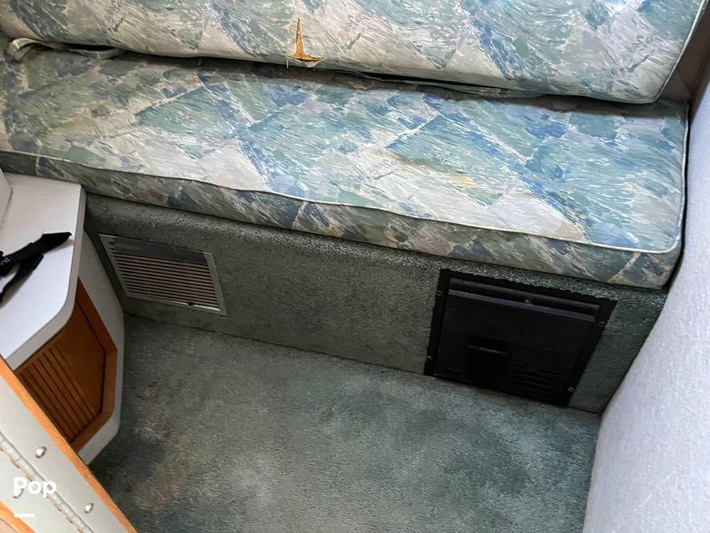 Slide: The Image of Sea Ray 390 Express Cruiser 1990 - 13270266