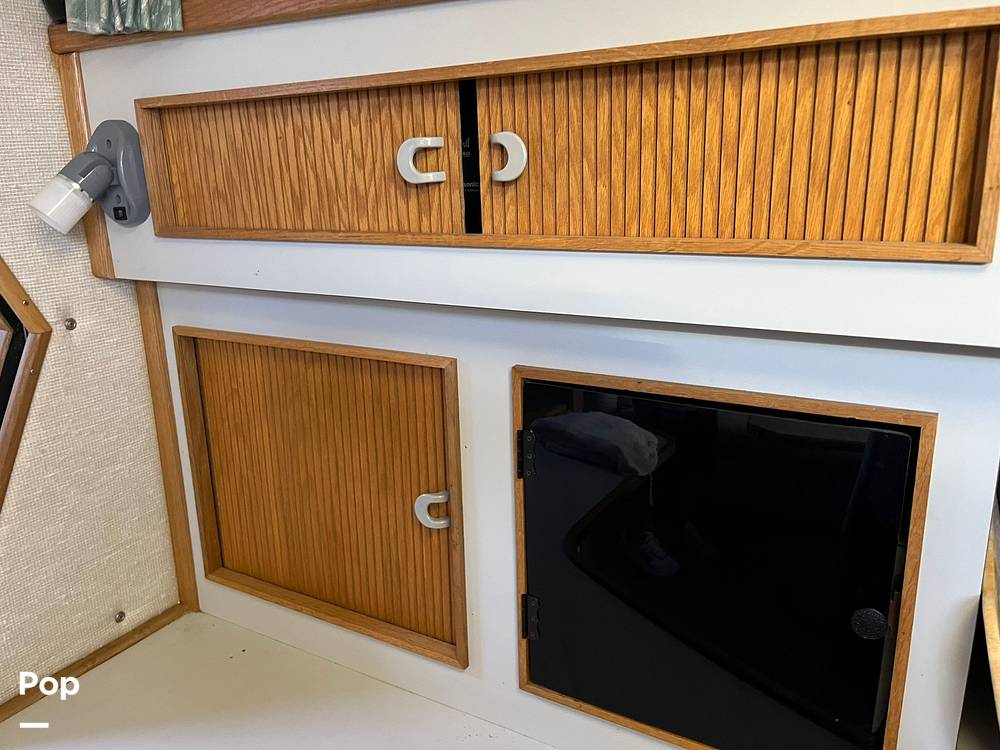 Slide: The Image of Sea Ray 390 Express Cruiser 1990 - 13270272