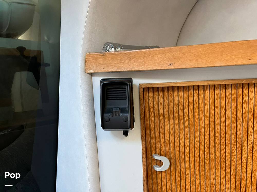 Slide: The Image of Sea Ray 390 Express Cruiser 1990 - 13270275