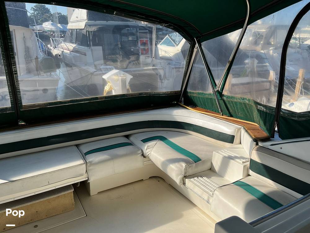 Slide: The Image of Sea Ray 390 Express Cruiser 1990 - 13270236