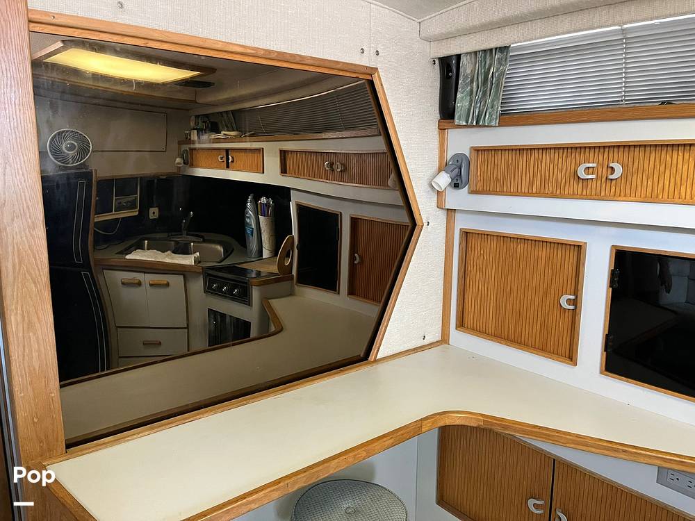Slide: The Image of Sea Ray 390 Express Cruiser 1990 - 13270285