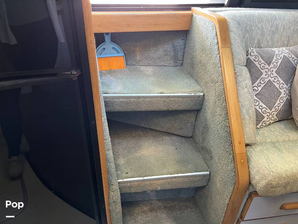 Slide: The Image of Sea Ray 390 Express Cruiser 1990 - 13270301
