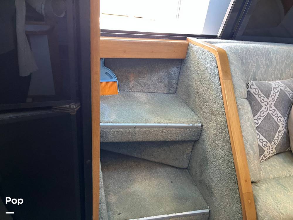 Slide: The Image of Sea Ray 390 Express Cruiser 1990 - 13270302