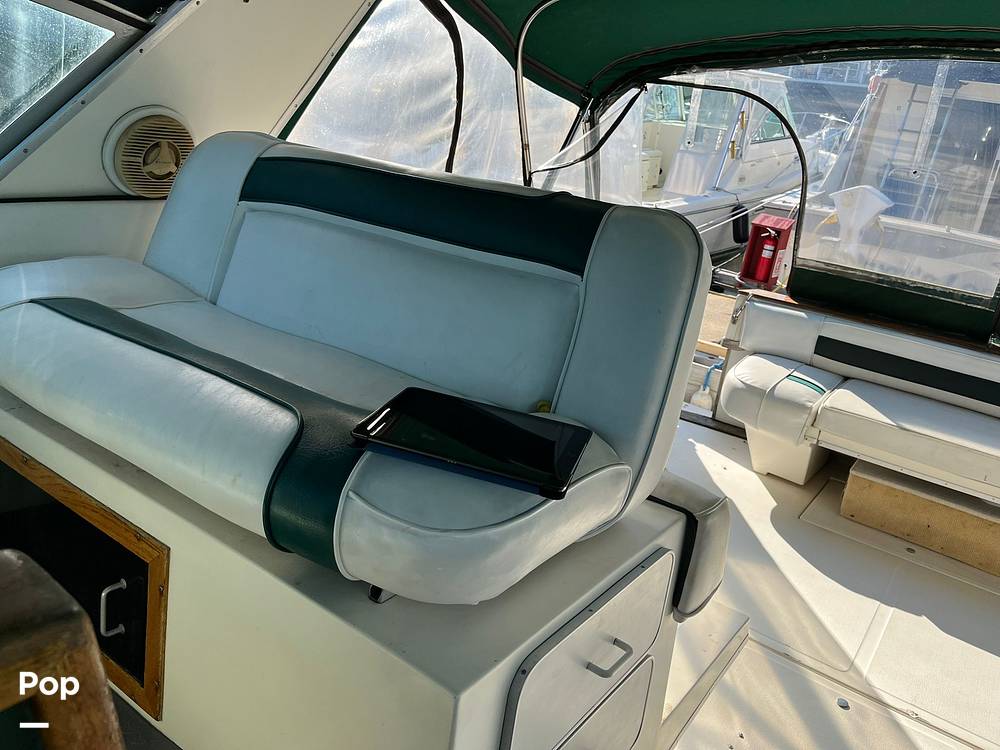 Slide: The Image of Sea Ray 390 Express Cruiser 1990 - 13270303