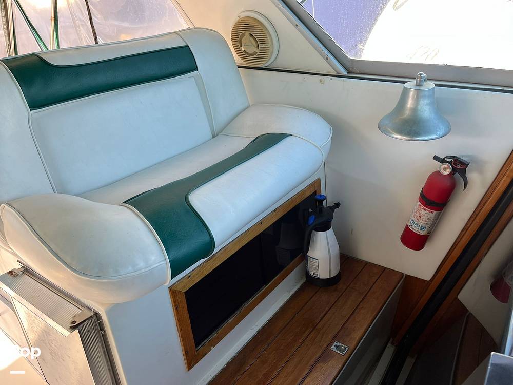 Slide: The Image of Sea Ray 390 Express Cruiser 1990 - 13270304