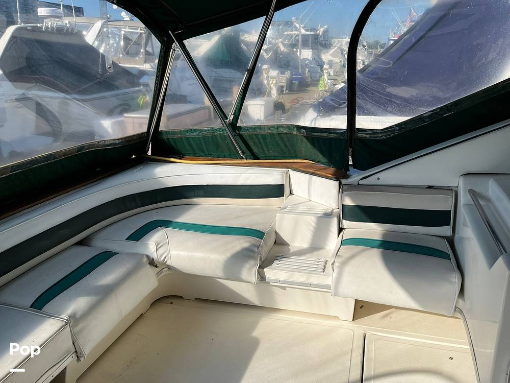Slide: The Image of Sea Ray 390 Express Cruiser 1990 - 13270310