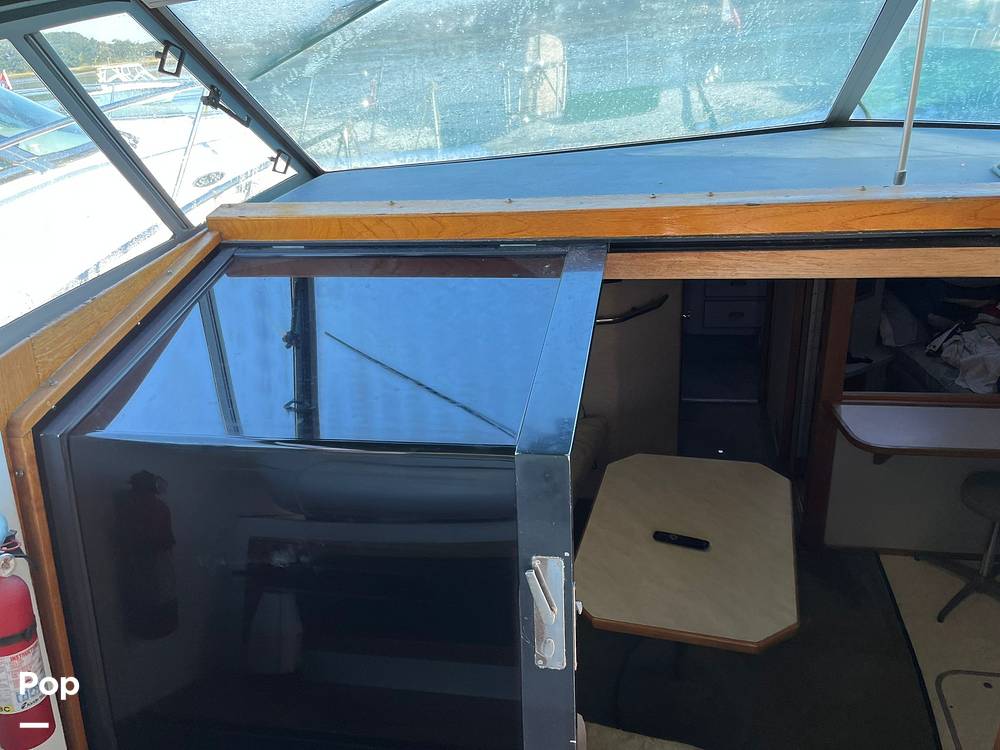 Slide: The Image of Sea Ray 390 Express Cruiser 1990 - 13270317
