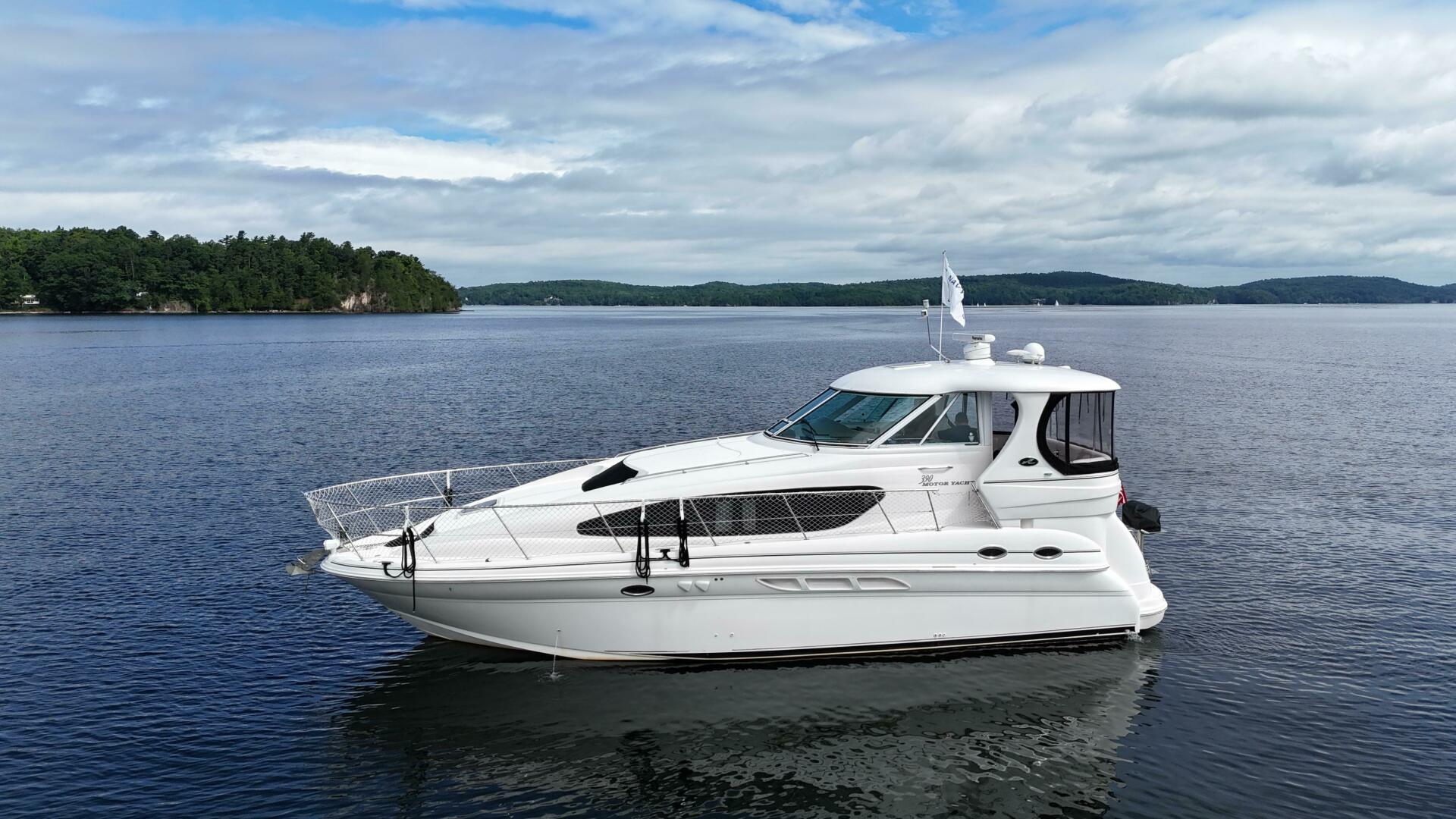 Slide: The Image of Sea Ray 390 Motor Yacht 2003 - 4505758