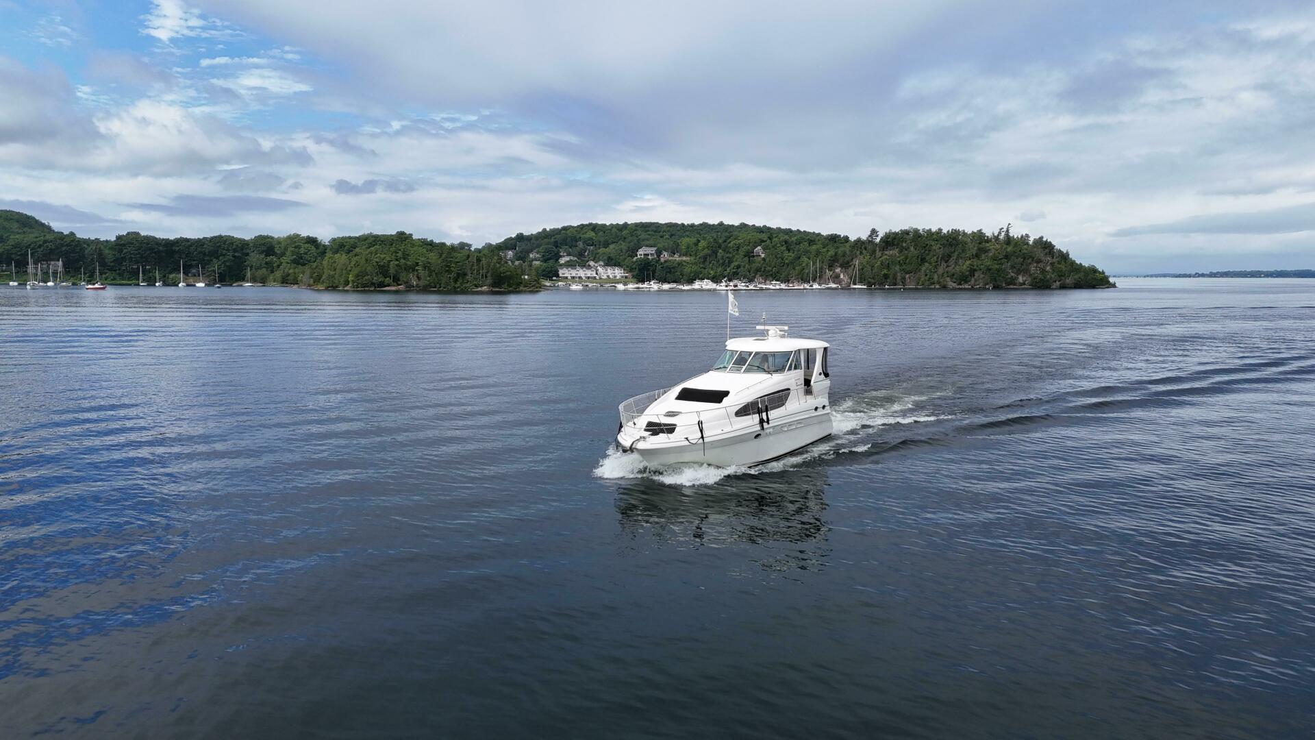 Slide: The Image of Sea Ray 390 Motor Yacht 2003 - 4505764