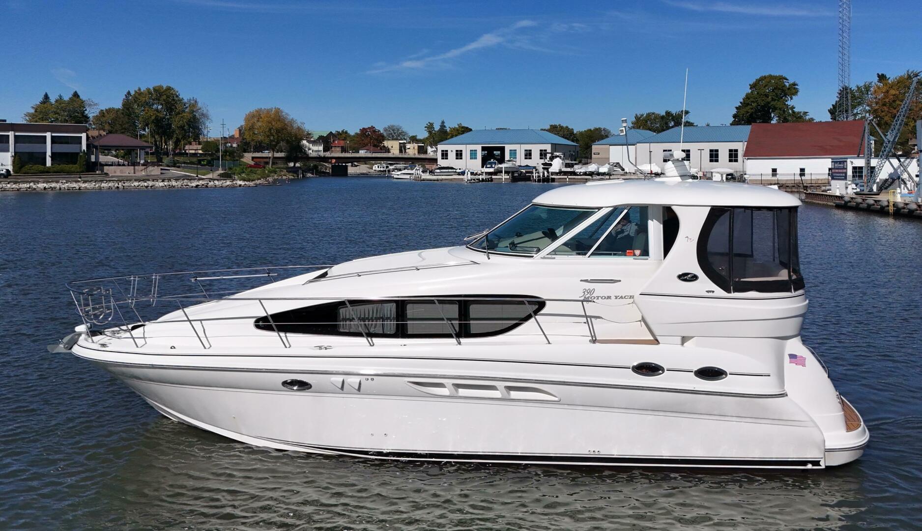 Slide: The Image of Sea Ray 390 Motor Yacht 2004 - 4772294