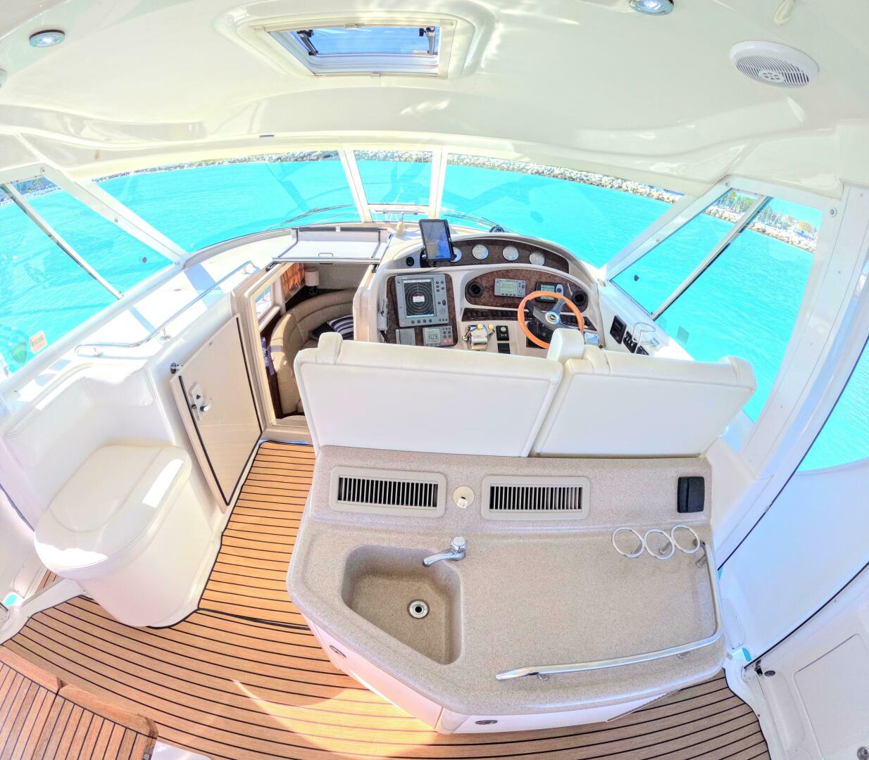 Slide: The Image of Sea Ray 390 Motor Yacht 2004 - 4772282
