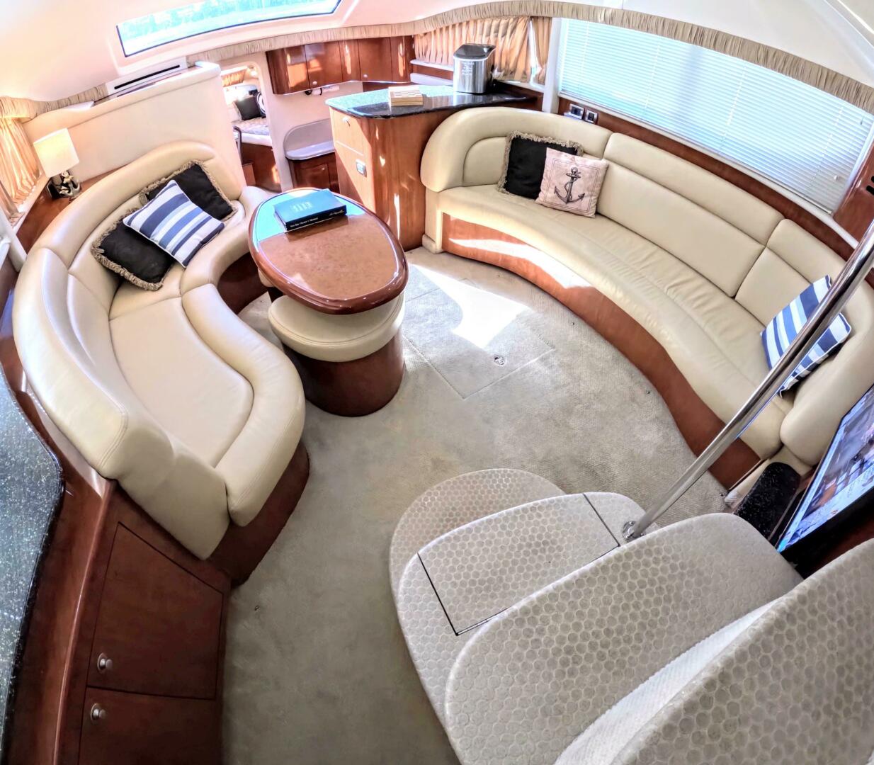 Slide: The Image of Sea Ray 390 Motor Yacht 2004 - 4772301