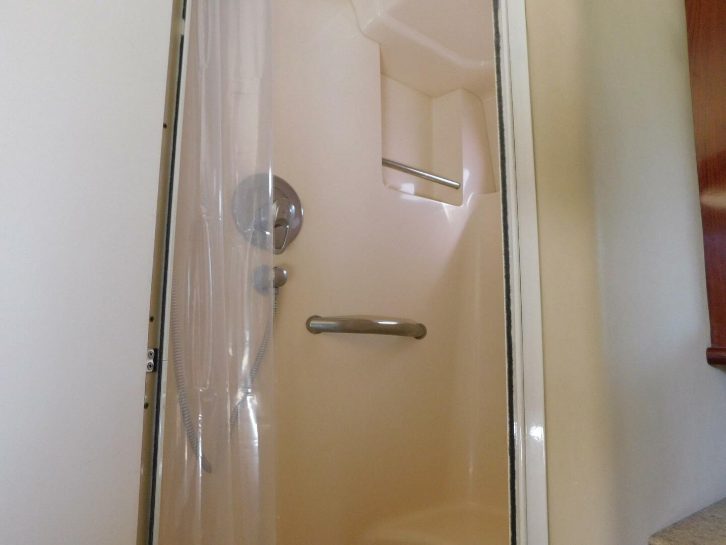 Slide: The Image of Sea Ray 390 Motor Yacht 2004 - 5402692