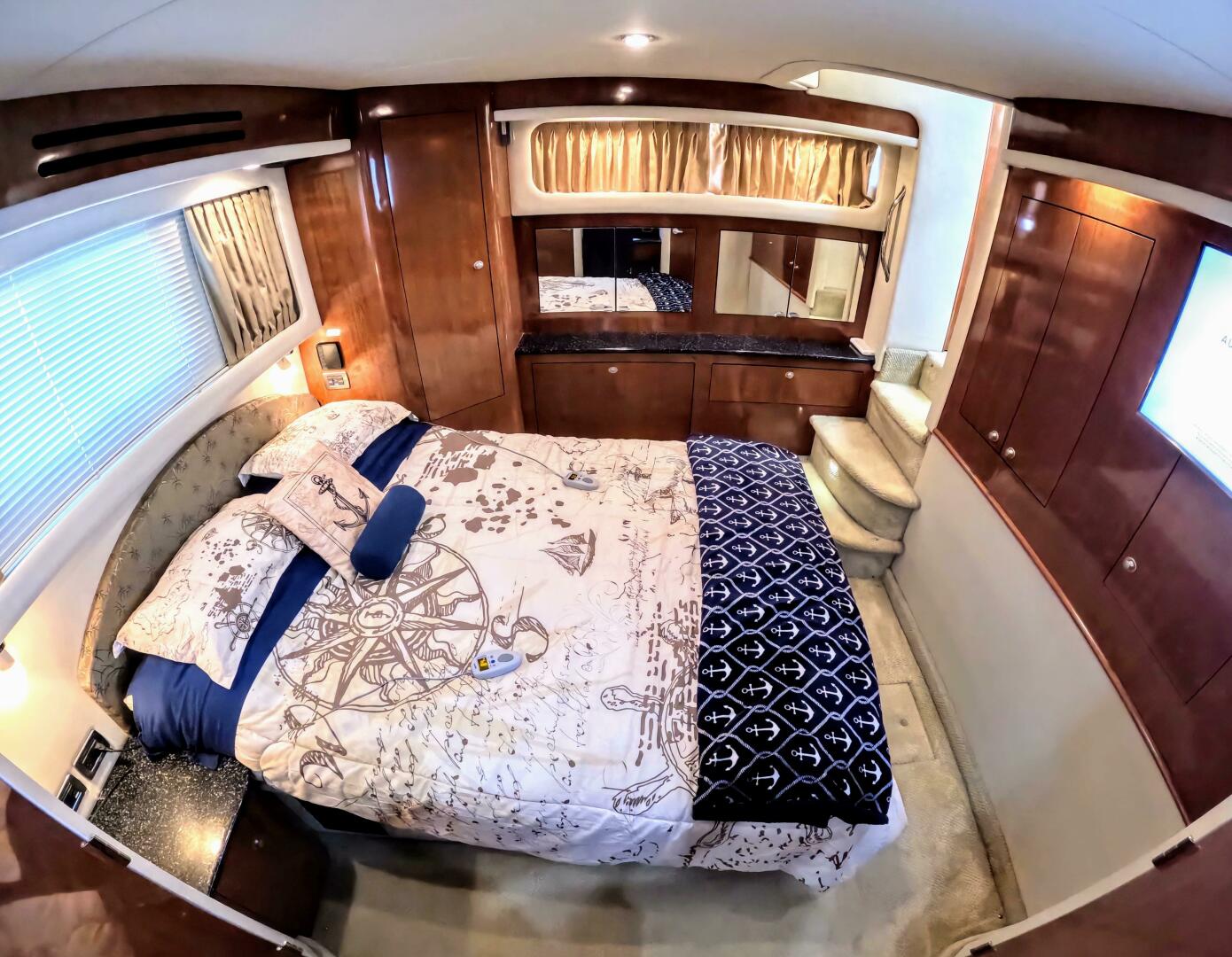 Slide: The Image of Sea Ray 390 Motor Yacht 2004 - 4772305