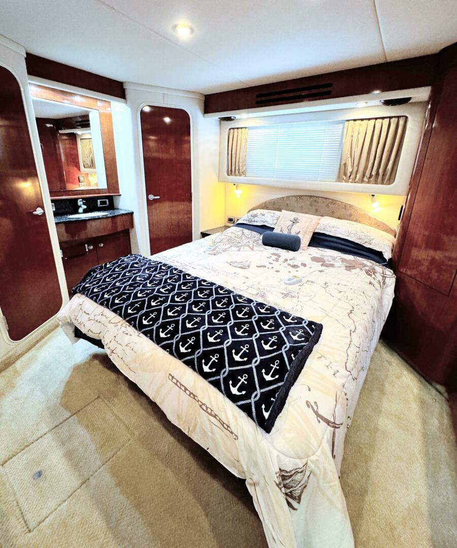 Slide: The Image of Sea Ray 390 Motor Yacht 2004 - 4772306