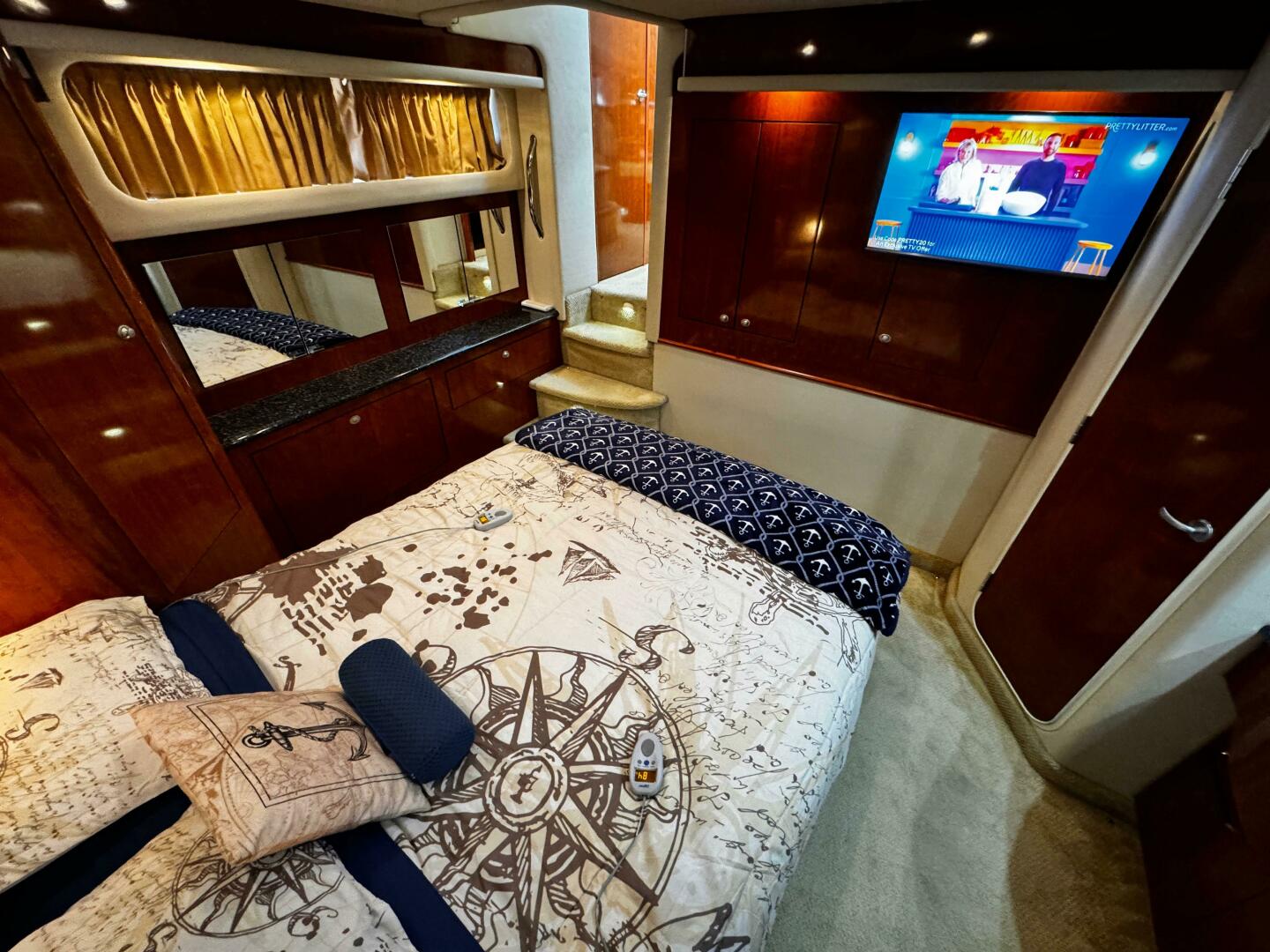 Slide: The Image of Sea Ray 390 Motor Yacht 2004 - 4772307