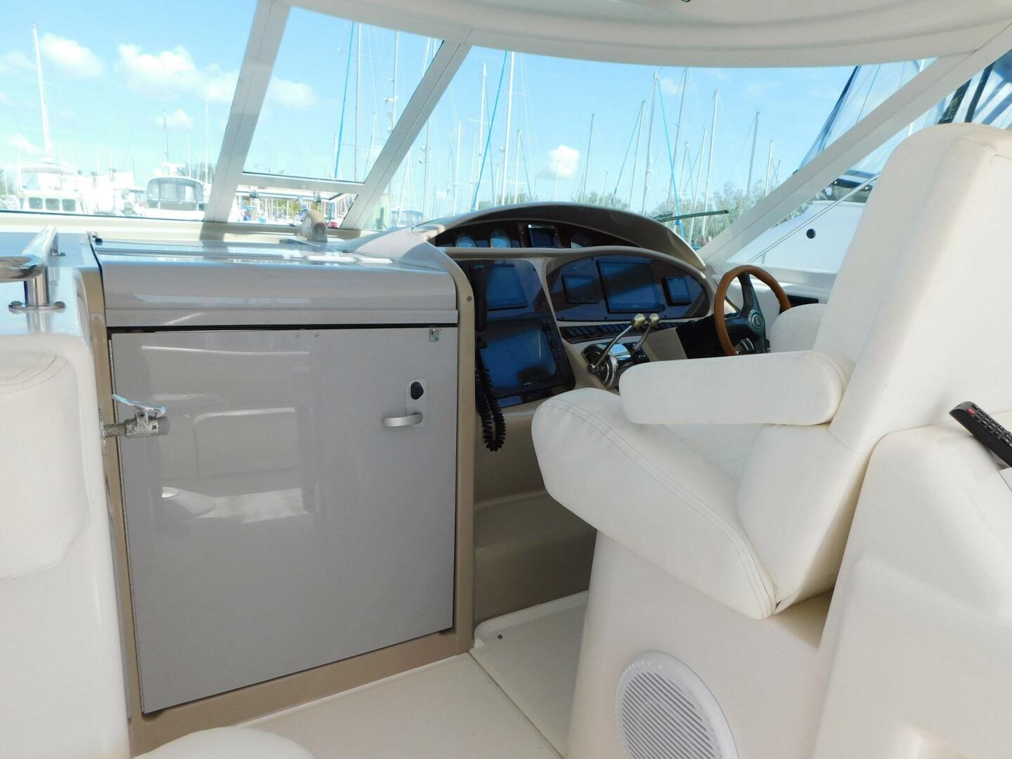 Slide: The Image of Sea Ray 390 Motor Yacht 2004 - 5402700